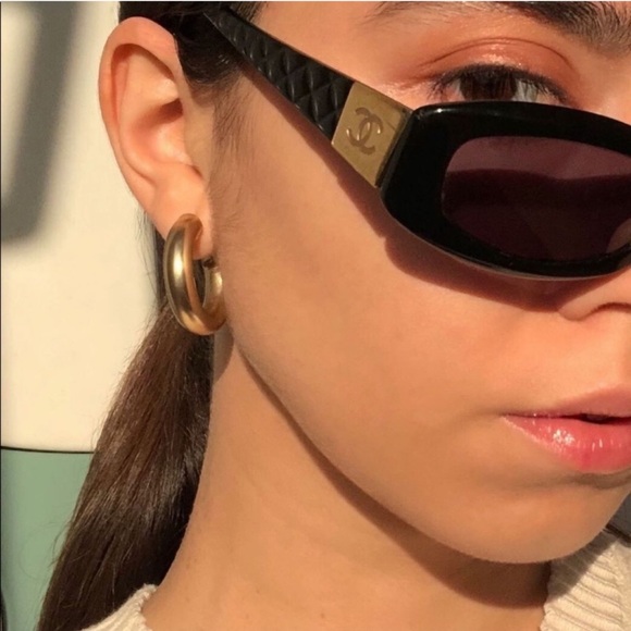 Chanel 5014 CC Quilted Vintage Sunglasses in Black and Gold Hue - Picture 3 of 17